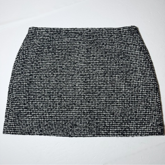 Uniqlo Tweed Mini Skirt - Picture 3 of 7